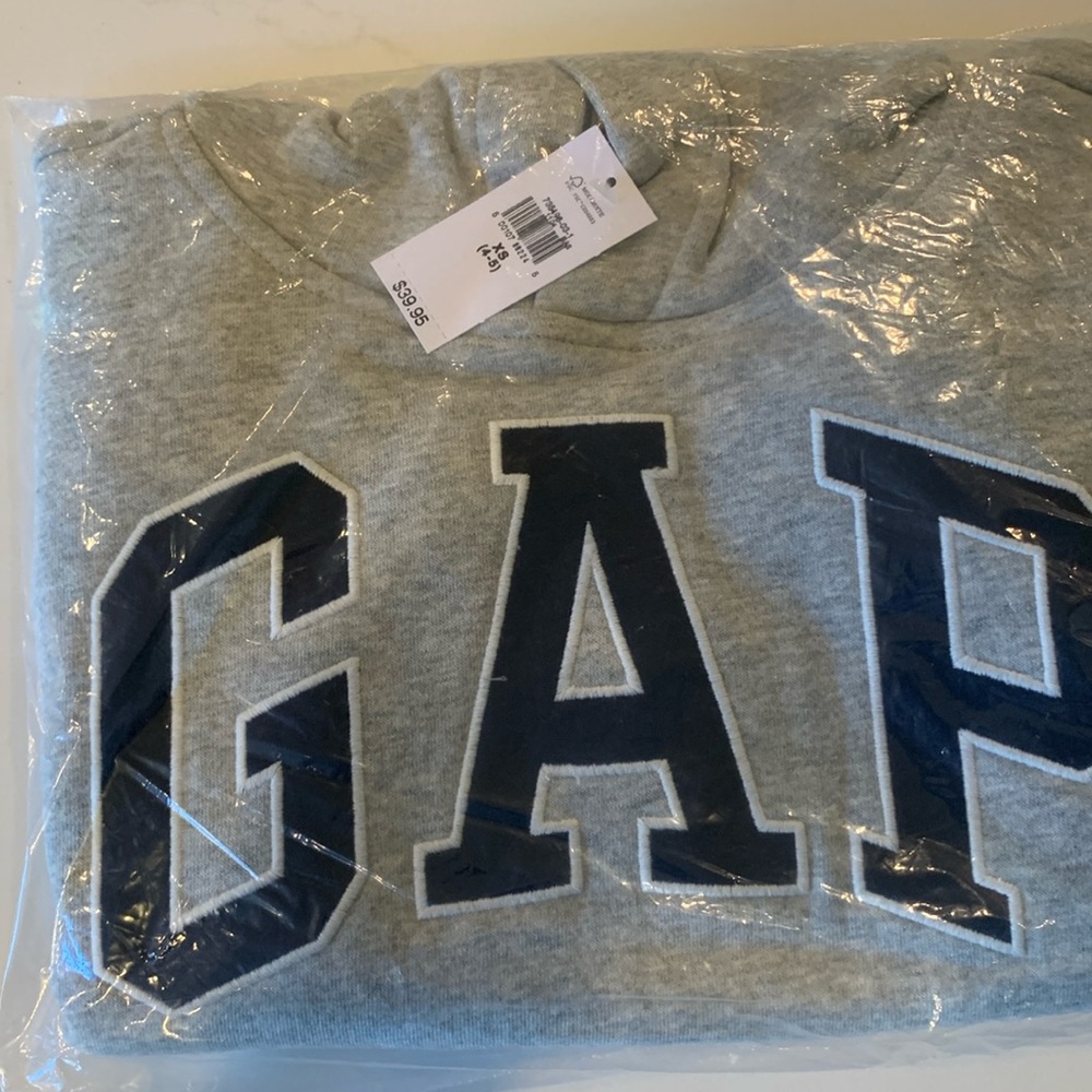 Hooded GAP sweatshirt